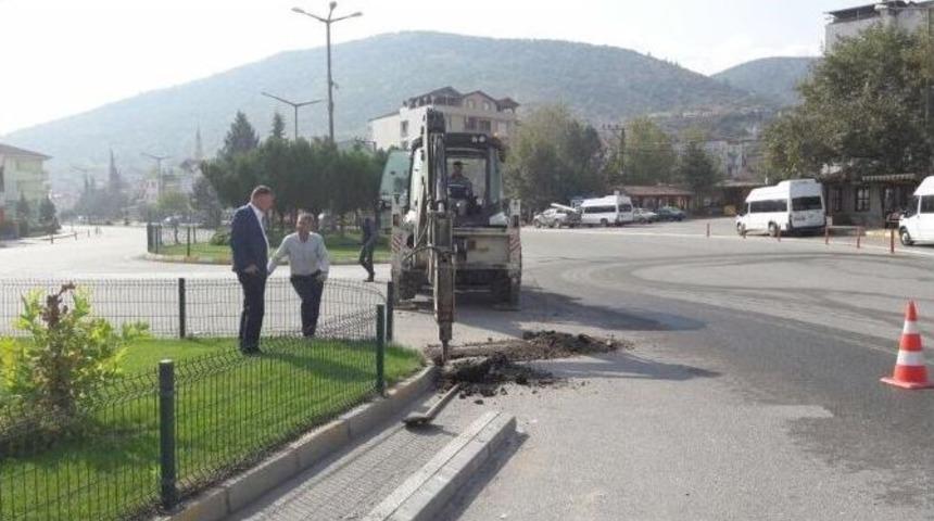 Vezirhan Beldesinin Girişini Misafir Ara&ccedil; Parkı