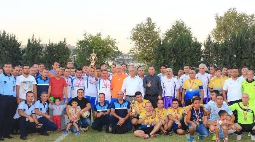 B&uuml;y&uuml;kşehir Belediyesi Futbol Turnuvasının Şampiyonu Zabıta Oldu