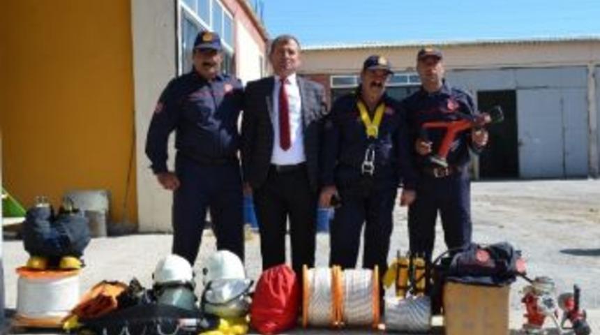 Adilcevaz Belediyesine Malzeme Desteği