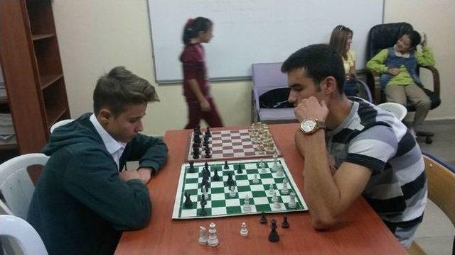 Hisarcık&rsquo;ta Satran&ccedil; Turnuvası 1