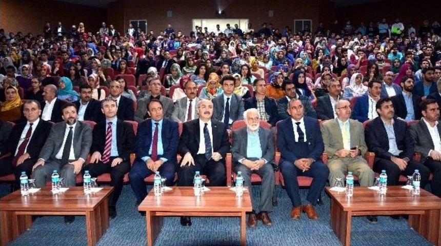 Bing&ouml;l &Uuml;niversitesi&rsquo;nde &rsquo;neden &Uuml;niversite&rsquo; Konulu Konferans Verildi