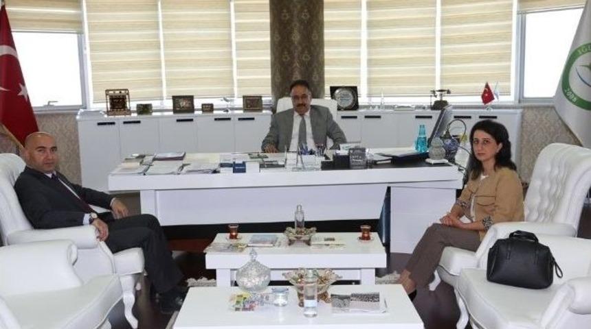 Başkonsolos Guliyev&rsquo;den Rekt&ouml;r Yılmaz&rsquo;a Ziyaret