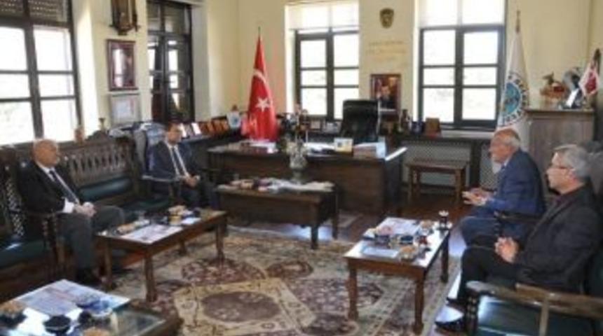 Vali Aktaş, &Uuml;rg&uuml;p Belediyesini Ziyaret Etti