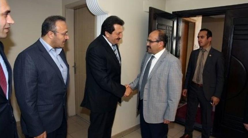 Vali İsmail Ustaoğlu Ticaret İl M&uuml;d&uuml;rl&uuml;ğ&uuml; Ve Ticaret Ve Sanayi Odasını Ziyaret Etti