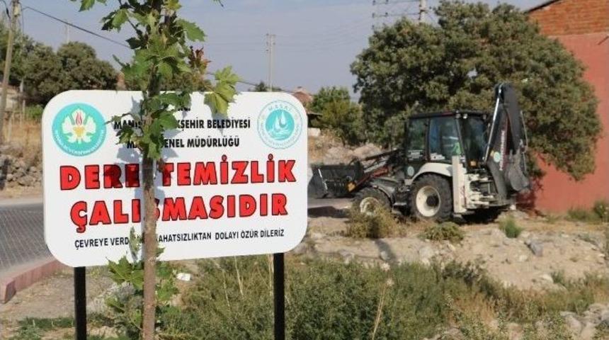 Yağcılar Mahallesindeki Dere Temizleniyor