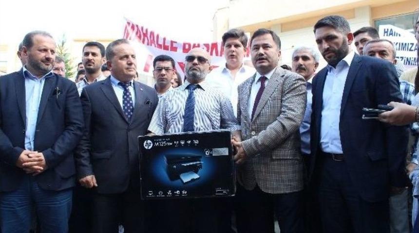Darp Edilen M&uuml;ezzine Faks Makinesi Hediyesi