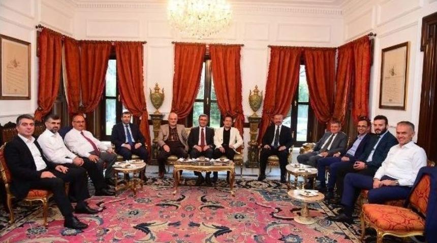 Anadolu Yakasının Belediye Başkanları &Uuml;mraniye&rsquo;de Buluştu