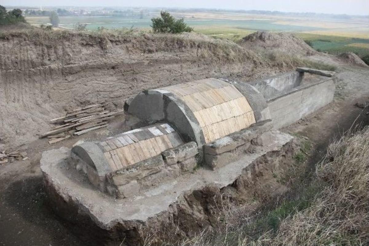 İkiztepe H&ouml;y&uuml;ğ&uuml; &lsquo;arkeopark K&uuml;lt&uuml;r Merkezi&rsquo; Olarak Turizme Kazandırılacak