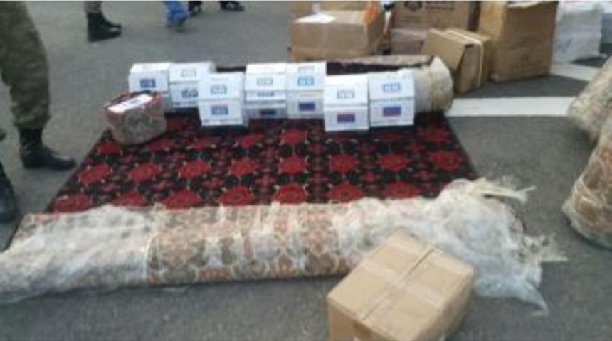 Mardin&rsquo;de Kargo Aracında Ka&ccedil;ak Sigara Ve &Ccedil;ay Ele Ge&ccedil;irildi