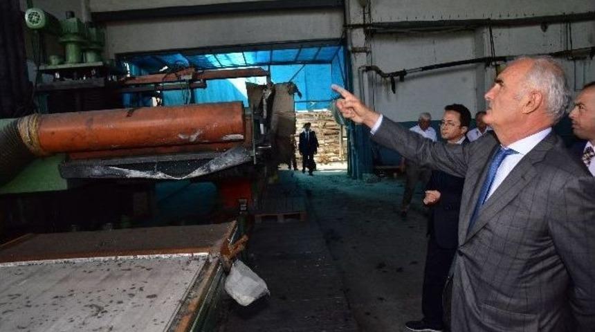 Başkan Yılmaz Al&uuml;minyum Fabrikasını İnceledi