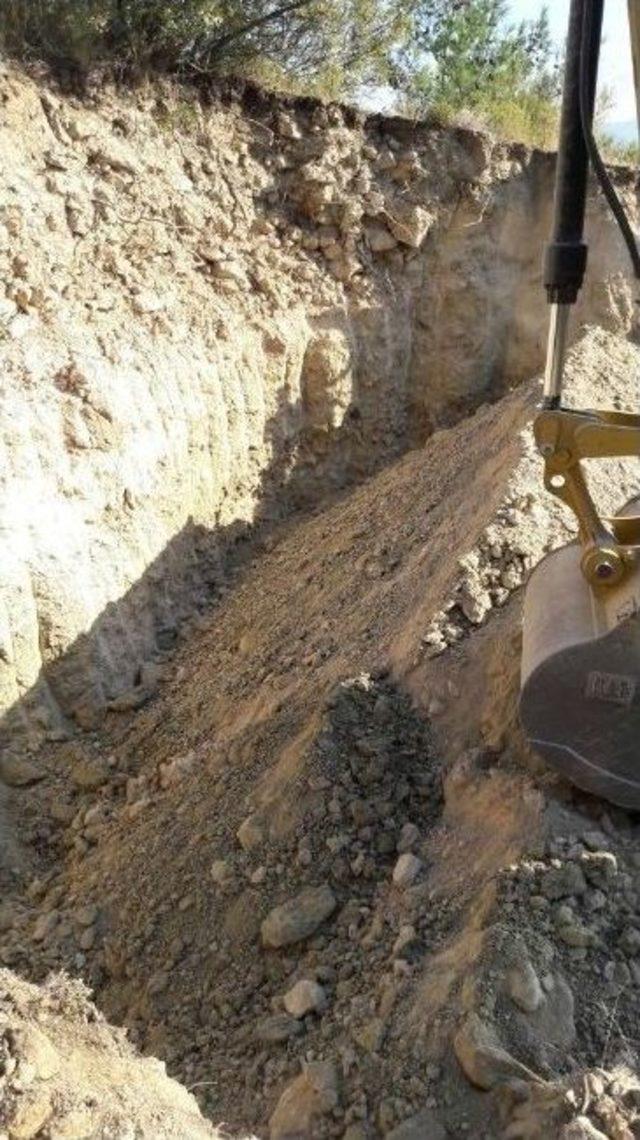 Kiraladıkları İş Makinesiyle Define Aradılar 1