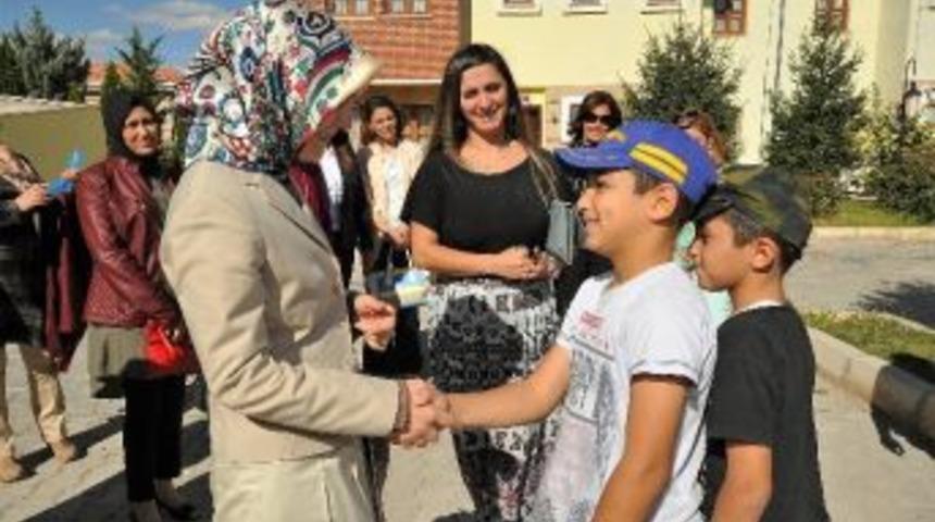 Pekay Fatma Bacı Sevgi Evlerini Ziyaret Etti