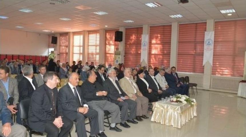 Vali Civelek, &rsquo;bir Mektep Olarak Cami&rsquo; Konulu Konferansa Katıldı