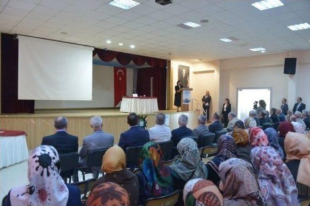 Vali Civelek, ’bir Mektep Olarak Cami’ Konulu Konferansa Katıldı