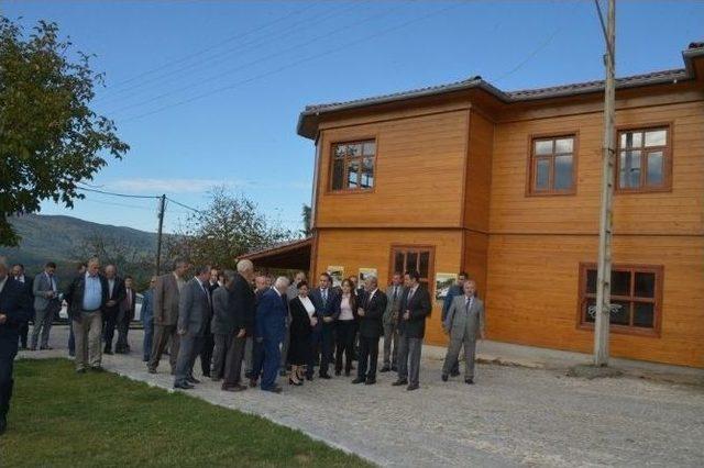 Kırklareli Valisi Civelek, Hamdibey Köyünü Ziyaret Etti