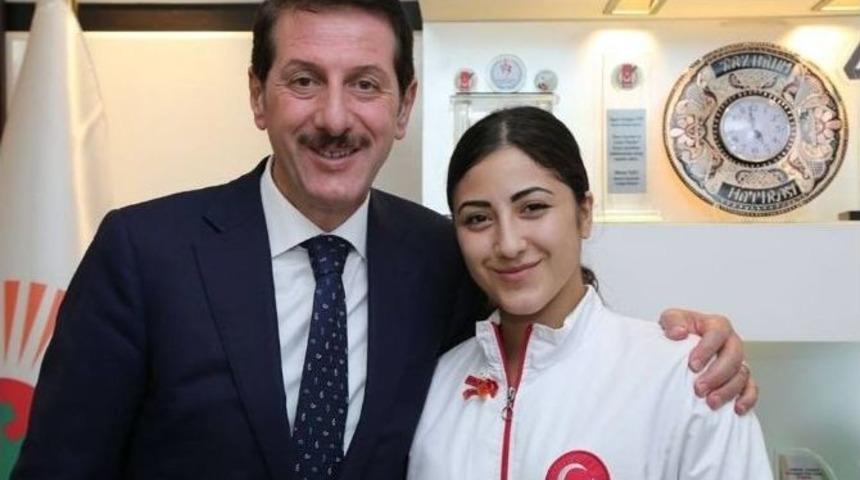 İlkadım&rsquo;ın Bokstaki &lsquo;g&ouml;zde&rsquo;si Gururlandırdı