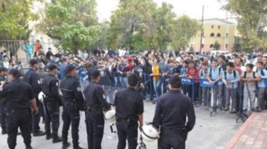 K&uuml;tahyaspor Taraftarları Takımı Protesto Etti