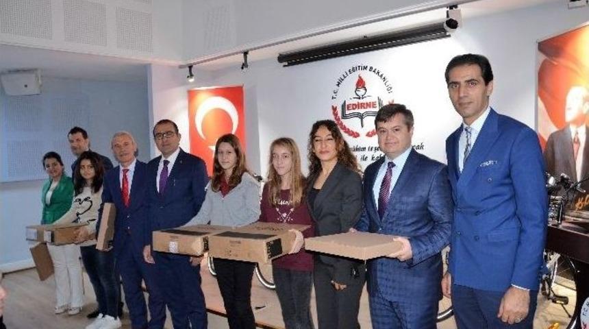 Edirne&rsquo;de &lsquo;&ouml;ğrenciler Ab&rsquo;yi &Ouml;ğreniyor Projesi&rsquo; Yarışmalarında Dereceye Girenlere &Ouml;d&uuml;l