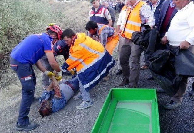 Otomobil Şarampole Takla Attı: 1 &Ouml;l&uuml;, 1 Yaralı 2