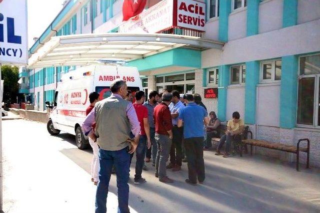 Konya&rsquo;da Silahlı Ve Bı&ccedil;aklı Kavga: 2 Yaralı 1