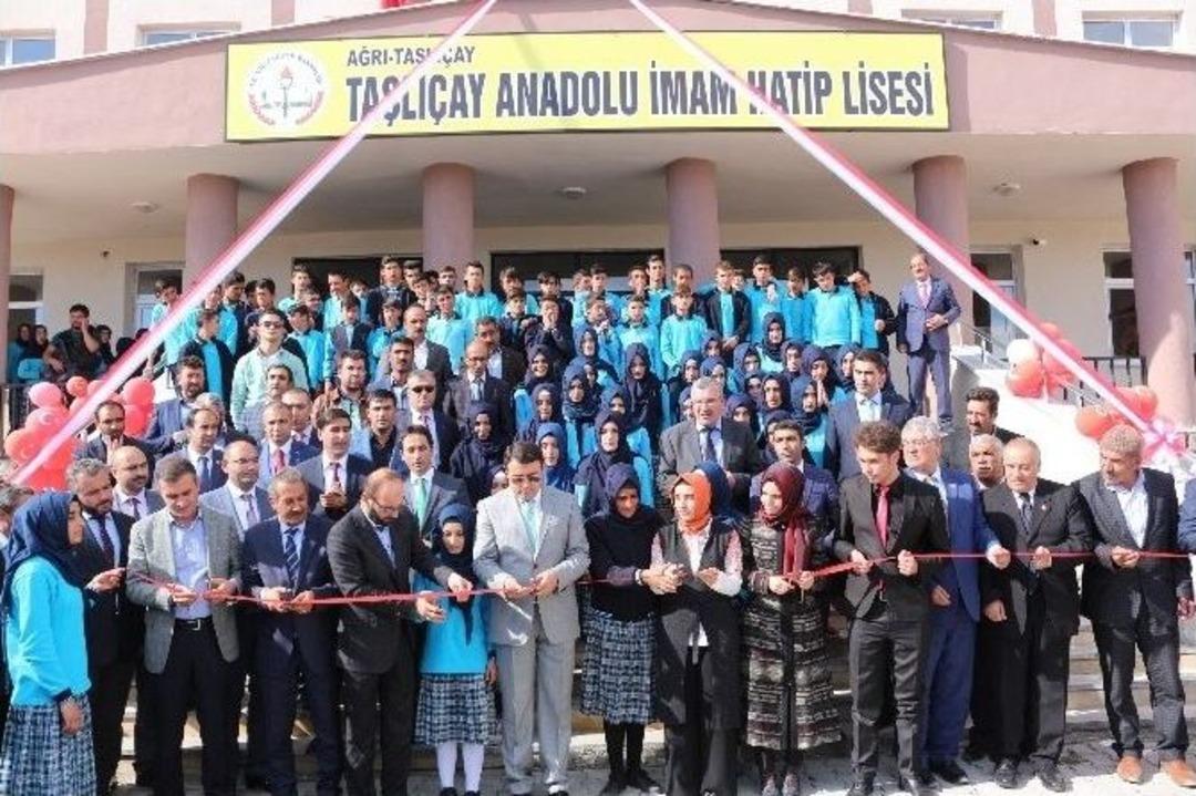 Taşlı&ccedil;ay Anadolu İmam Hatip Lisesi T&ouml;renle A&ccedil;ıldı