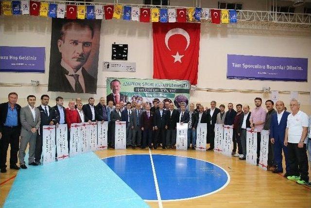 Bayrampaşa Belediyesinden Amatör Spor Kulüplerine Büyük Destek