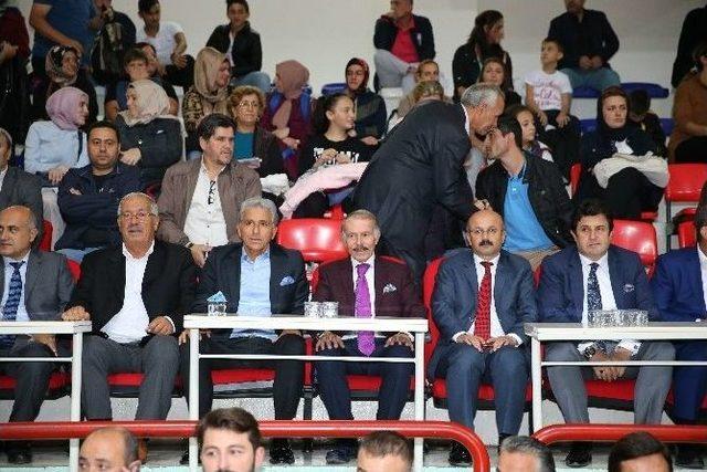 Bayrampaşa Belediyesinden Amatör Spor Kulüplerine Büyük Destek