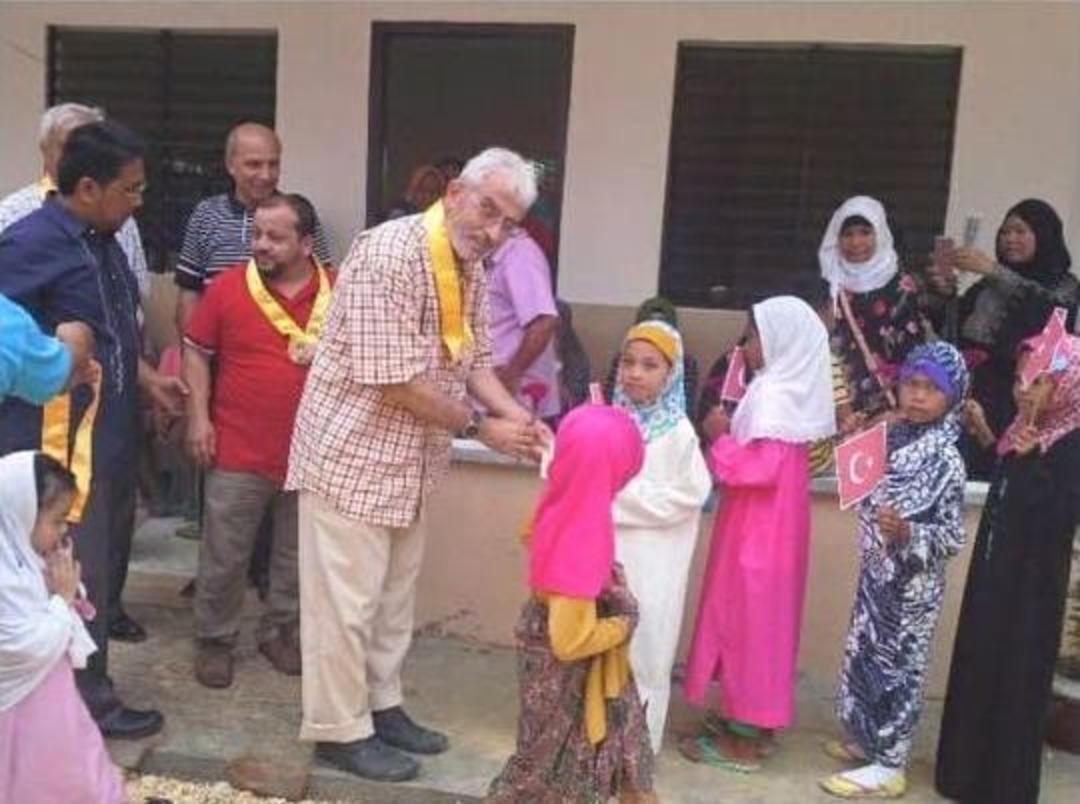 Demirhan Ailesinden &Ouml;rnek Davranış