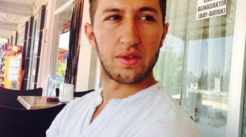 &Ouml;n&uuml;n&uuml; Kesen Şahıslara Para Vermediği İ&ccedil;in Bı&ccedil;aklanan Gen&ccedil;, Hayatını Kaybetti