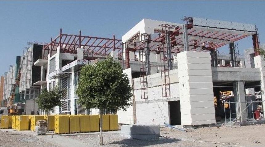 Avm İnşaatından D&uuml;şen İş&ccedil;i &Ouml;ld&uuml;