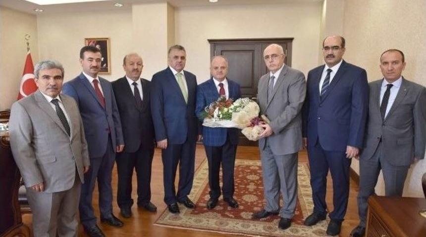 Vali &Ouml;zdemir &Ccedil;akacak, İl M&uuml;ft&uuml;s&uuml; Melek&rsquo;i Kabul Etti