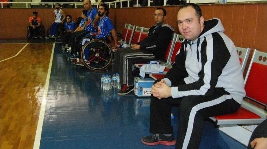 B&uuml;y&uuml;kşehir&rsquo;de Engelli Basket&ccedil;iler G&ouml;z Kamaştırıyor
