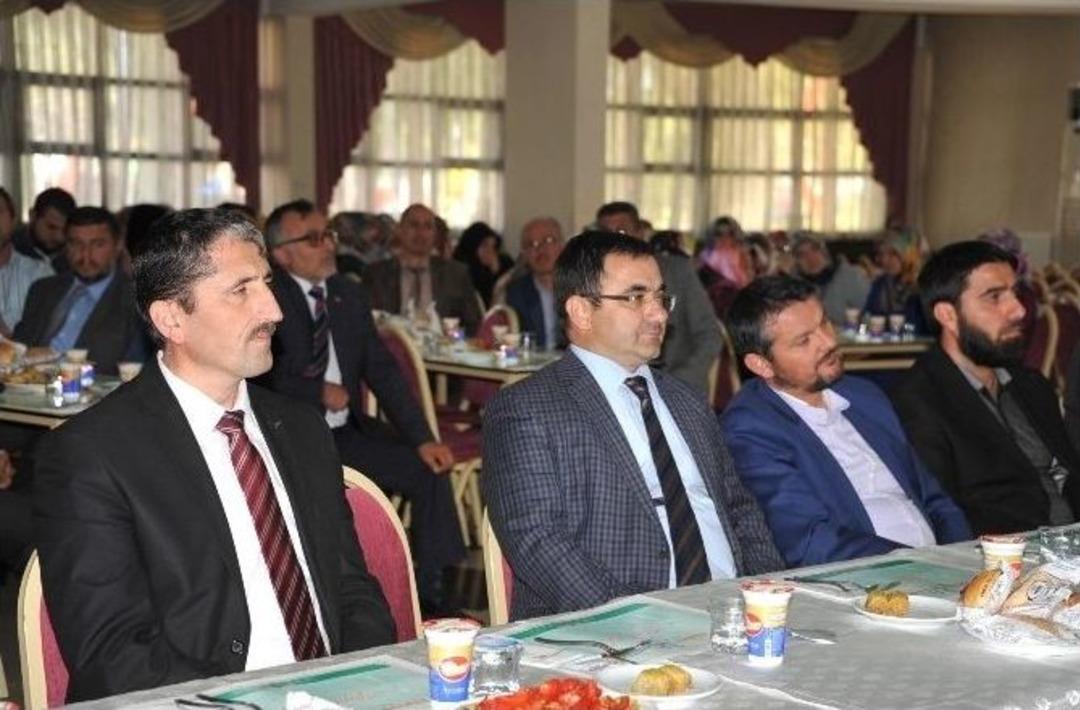 Boz&uuml;y&uuml;k&rsquo;te Camiler Ve Din G&ouml;revlileri Haftası Konferansı