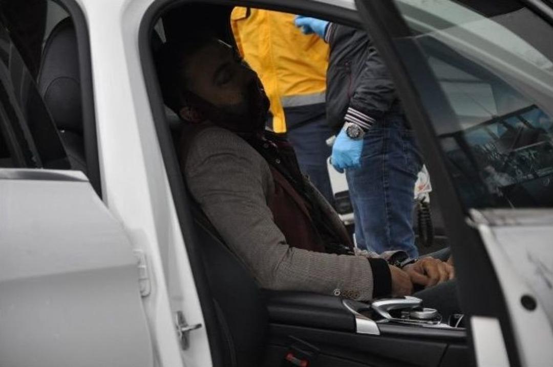 L&uuml;ks Otomobilinde İntihar Etti