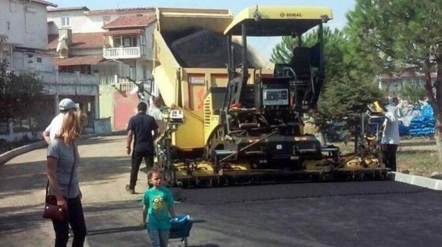 Marmaraereğlisi&rsquo;nde Okulların &Ccedil;evresinde Asfalt &Ccedil;alışmaları Hızla Devam Ediyor