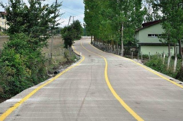 Kırsal Mahalleler Beton Yollarla Örülüyor