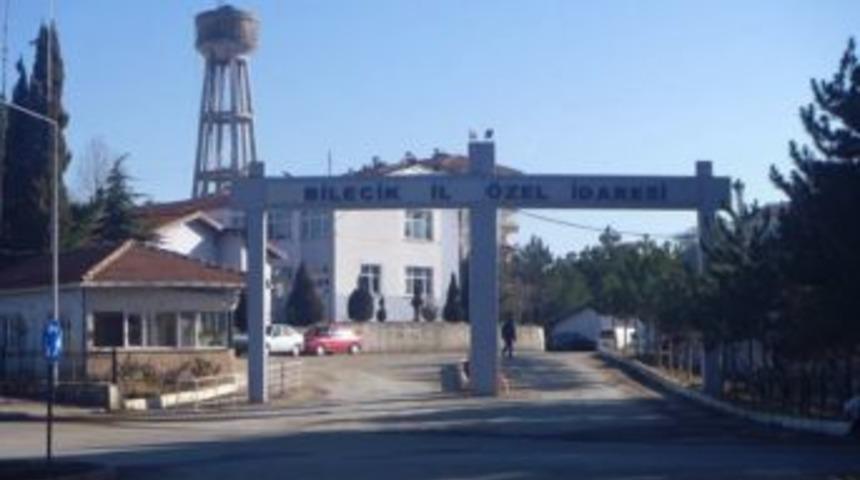 İl &Ouml;zel İdaresi&rsquo;ne Ait Otomobille 8 G&uuml;n Gezdi