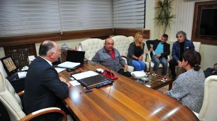 &ldquo;deliysem Deliyim De&rdquo; Filmi Ekibinden &Ccedil;ağlayan&rsquo;a Ziyaret