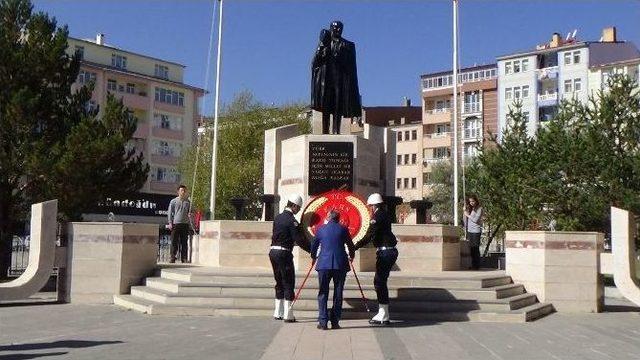 Atatürk’ün Kars’a Gelişinin 92. Yıldönümü Törenlerle Kutlandı