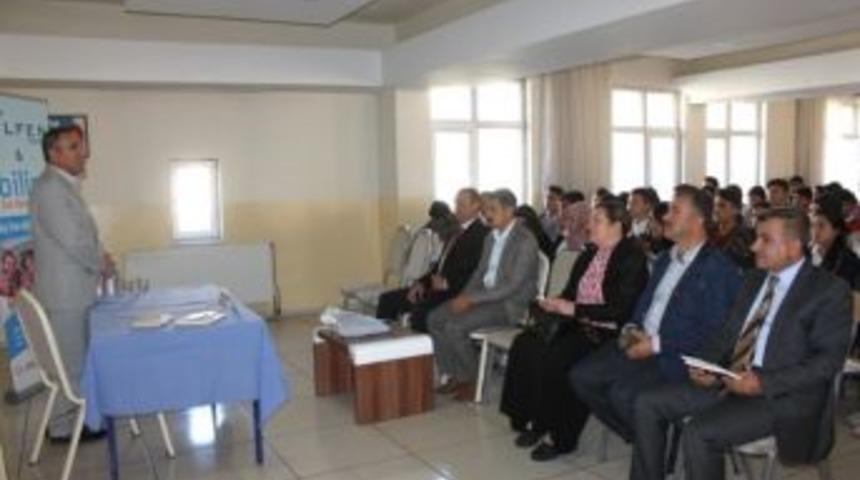 Şair-yazar Arpa, &Ouml;ğrencilerle Buluştu