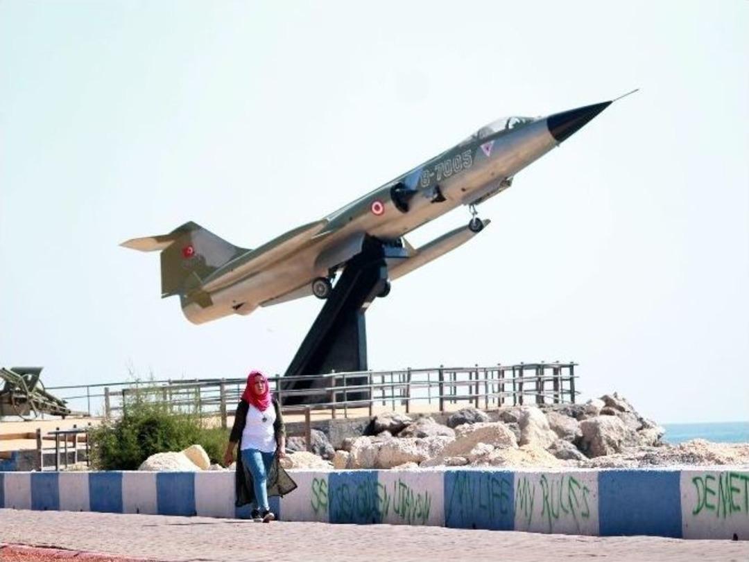 &rsquo;u&ccedil;an Tabut&rsquo; Mersin Sahilinde Sergileniyor