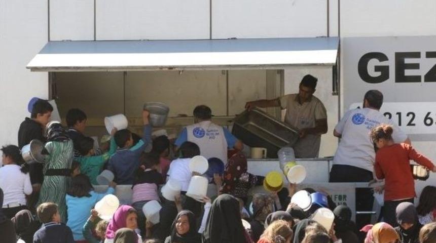 Cerablus&rsquo;ta Ekmek Ve Sıcak Yemek Dağıtımı