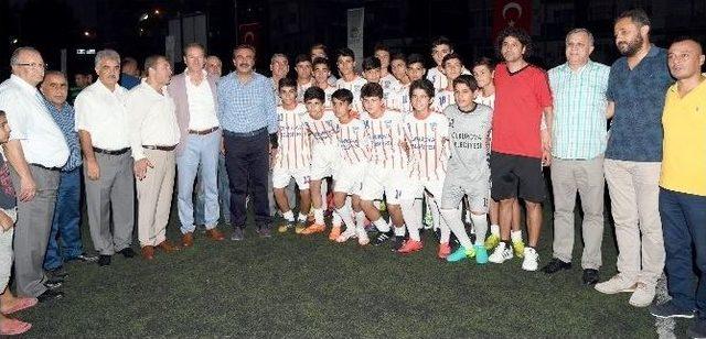 Başkan Çetin’den Amatör Spor Kulüplerine Malzeme Desteği 1