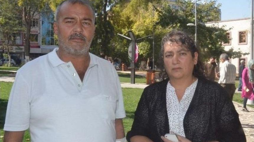 &Ccedil;alınan K&ouml;peklerini Sokak Sokak Arıyorlar