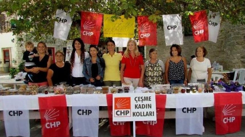 Chp &Ccedil;eşme Kadın Kollarından Minik &Ouml;ğrencilere Destek Kermesi