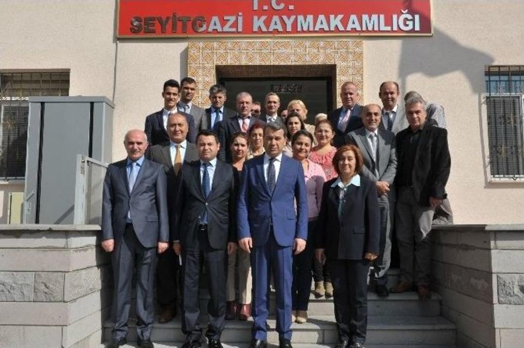 Vali &Ccedil;elik Seyitgazi&rsquo;de