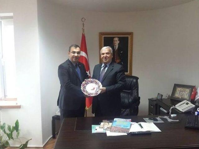 Eskişehir Azerbaycanlılar Derneğinden Tepebaşı Kaymakamlığına Ziyaret 1