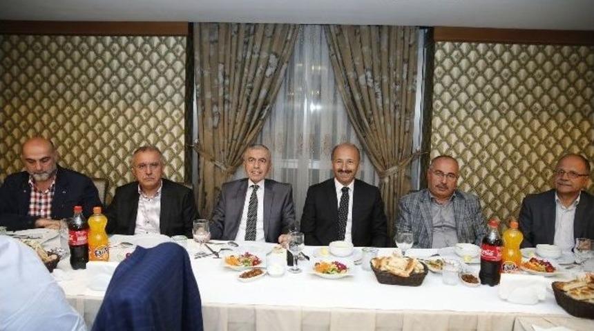 10. D&ouml;nem İl Genel Meclis &Uuml;yeleri, Sultangazi&rsquo;nin Konuğu Oldu