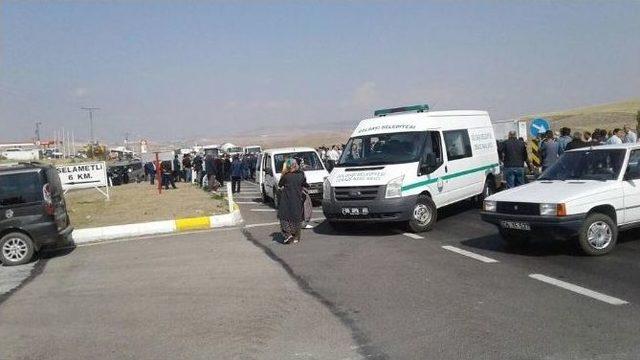 Ölümlü Kazaları Protesto Eden Vatandaşlar, Konya Yolunu Trafiğe Kapattı