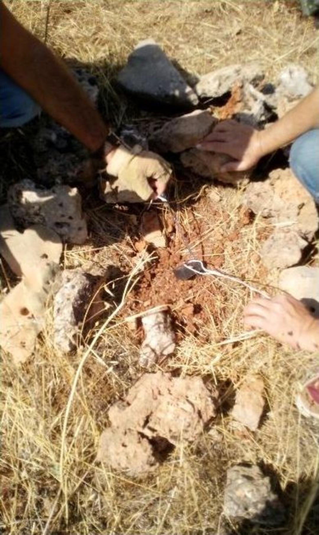 Darge&ccedil;it İl&ccedil;esinde, Teneke İ&ccedil;inde Tuzaklanmış 15 Patlayıcı Ele Ge&ccedil;irildi